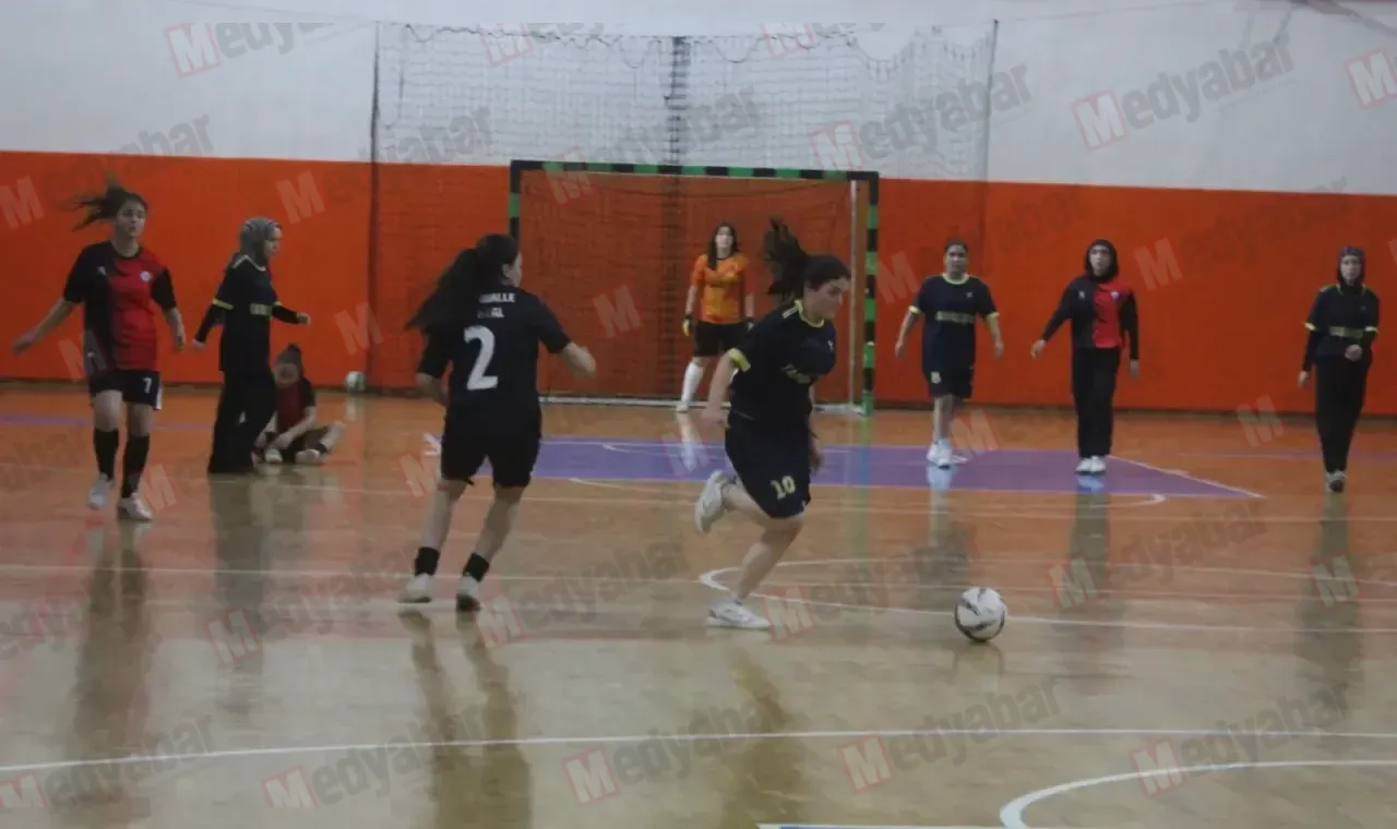 Taraklı ÇPL’nin Nida’sı var: Sahne onun!