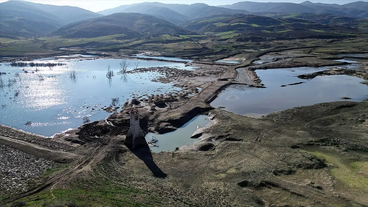 Tekirdağ'da Naip Barajı'ndan su alımı geçici olarak durduruldu