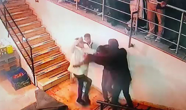 Tekme tokat birbirilerine girdiler; o anlar kamerada