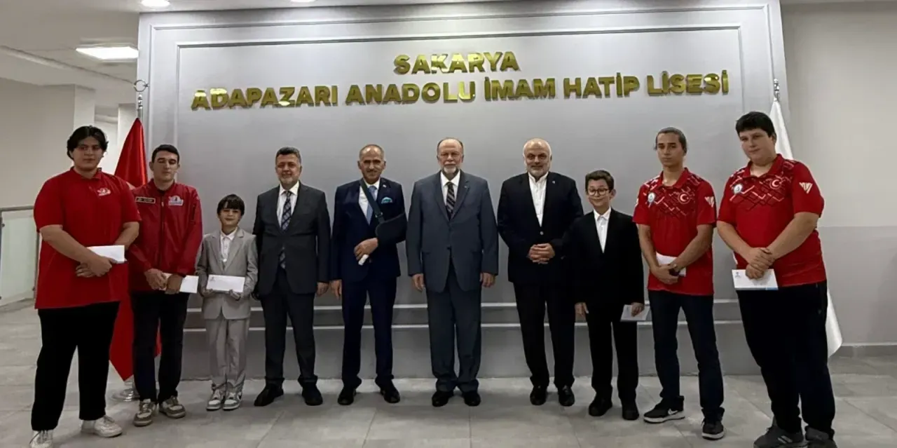 TEKNOFEST’in gözdelerine özel ödül