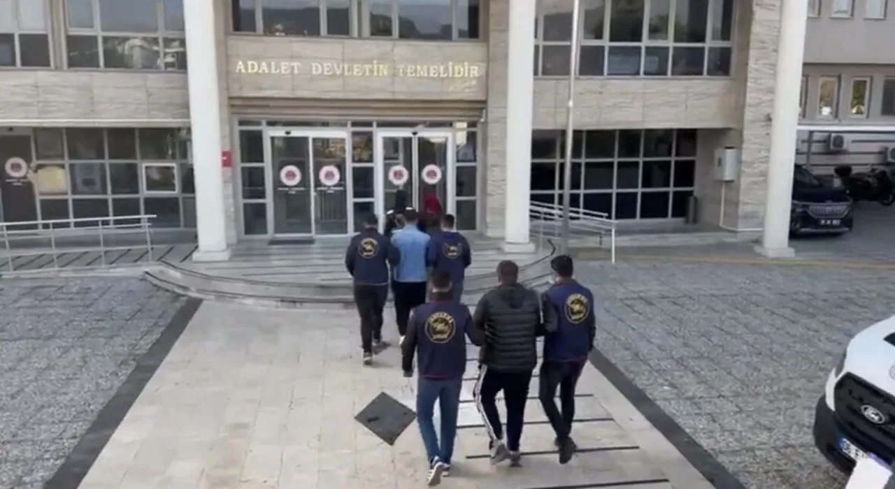 Telefon dolandırıcılığı soruşturmasında 5 tutuklama