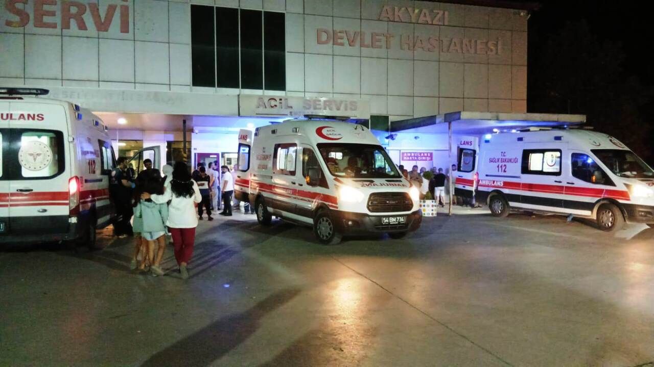 Ticari araçlar çarpıştı 1’i ağır 3 yaralı