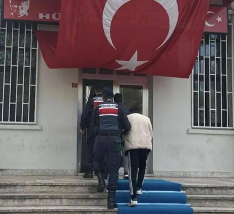 TIR'la yurt dışına kaçmaya çalışan firari FETÖ hükümlüsü yakalandı