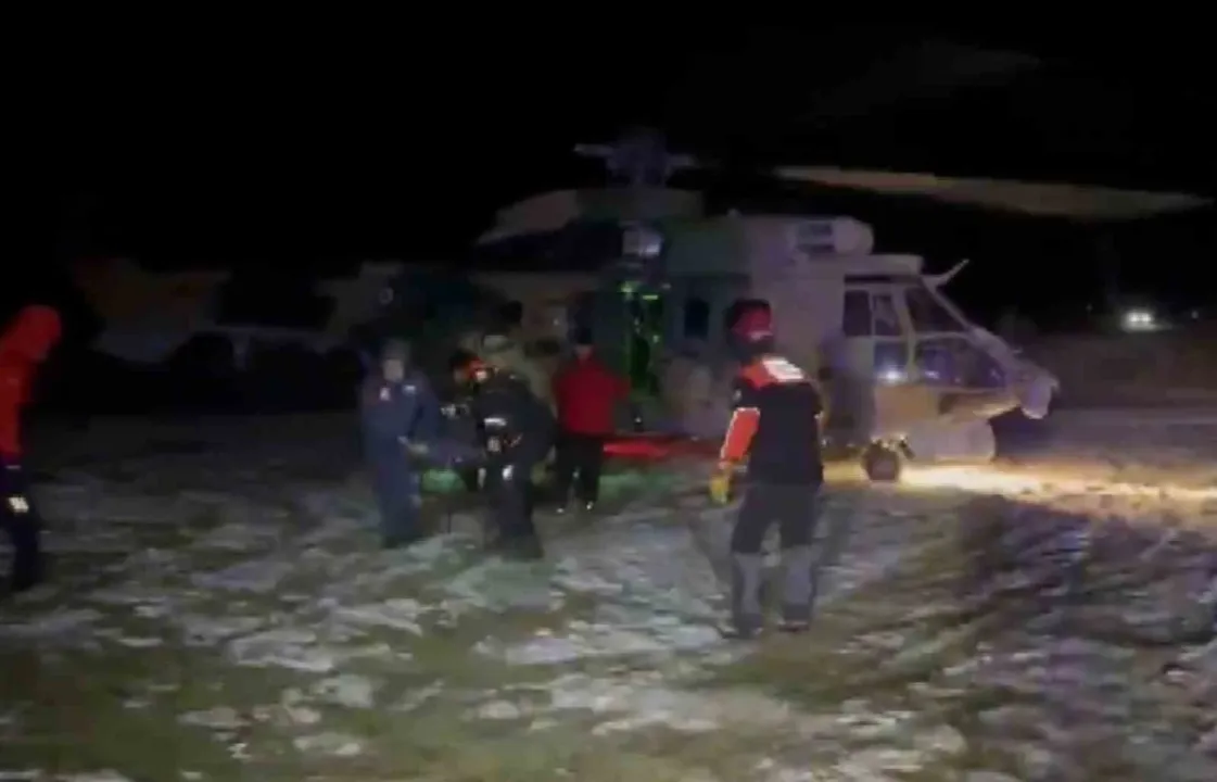 Tırmanış yaparken mahsur kalan öğrenciler helikopterle kurtarıldı