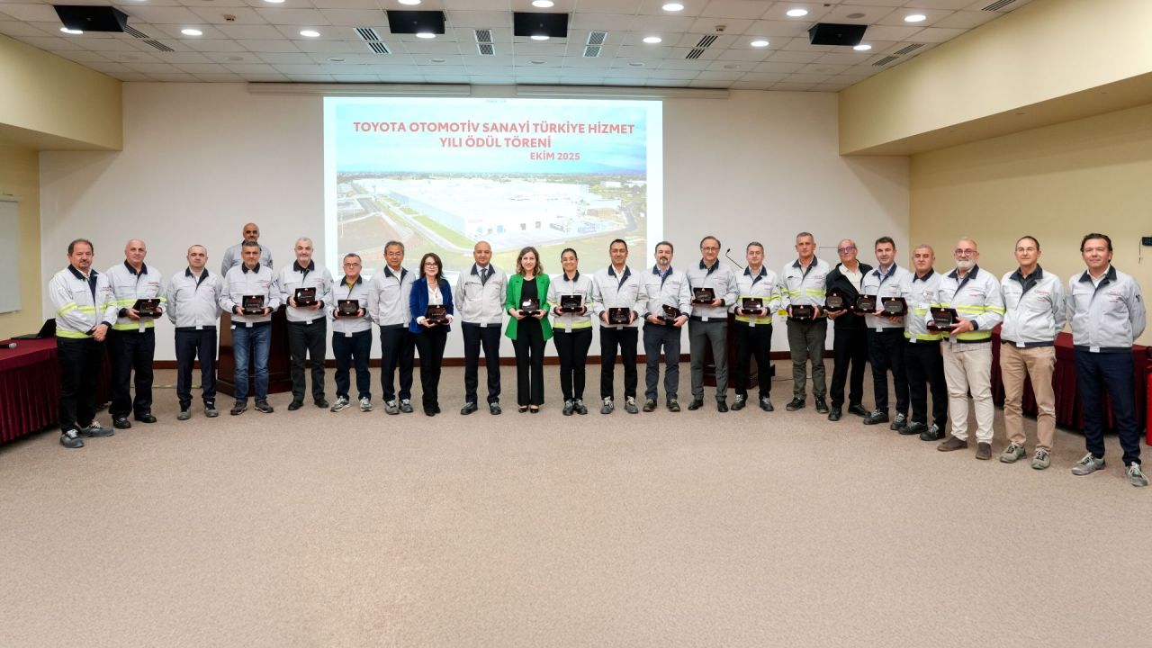Toyota Türkiye'nin 388 çalışanına büyük onur! "Dünyanın dört bir yanına ürettiğimiz otomobilleri ihraç ediyoruz"