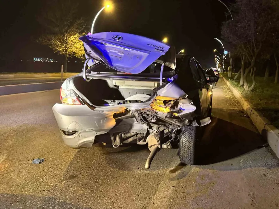 Trafik kazasında 3 kişi yaralandı