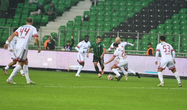 Trendyol 1. Lig: Sakaryaspor: 1 - Ümraniyespor: 1