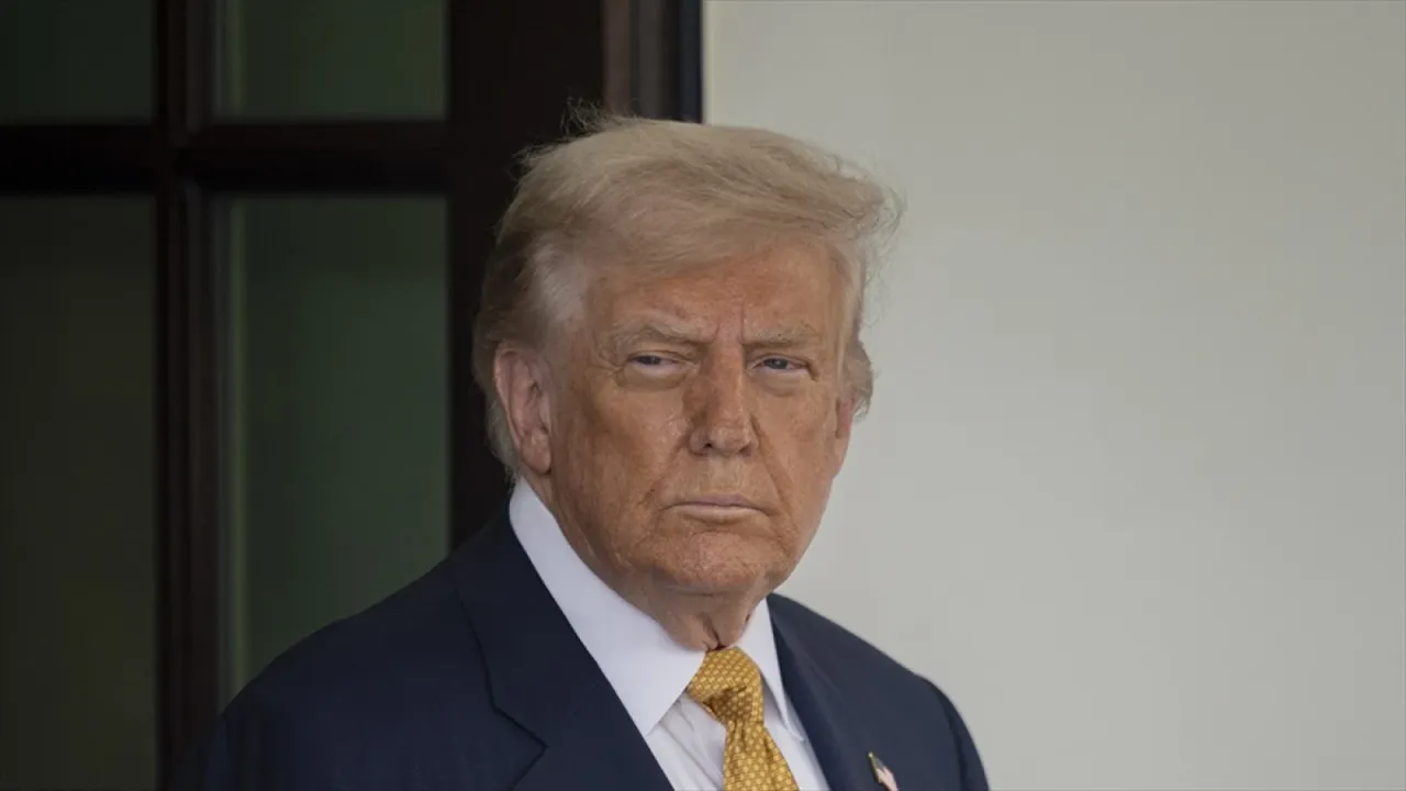 Trump, Kongre baskınında Biden yönetiminin FBI ajanlarını kalabalığın arasına yerleştirdiğini iddia etti