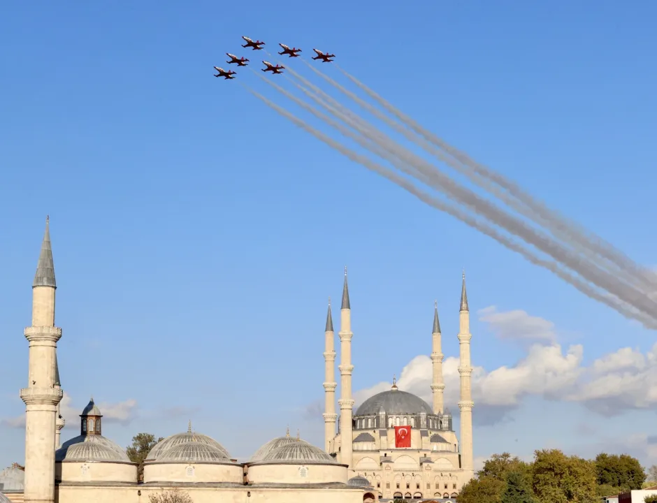 Türk Yıldızları, Edirne semalarında prova uçuşu yaptı