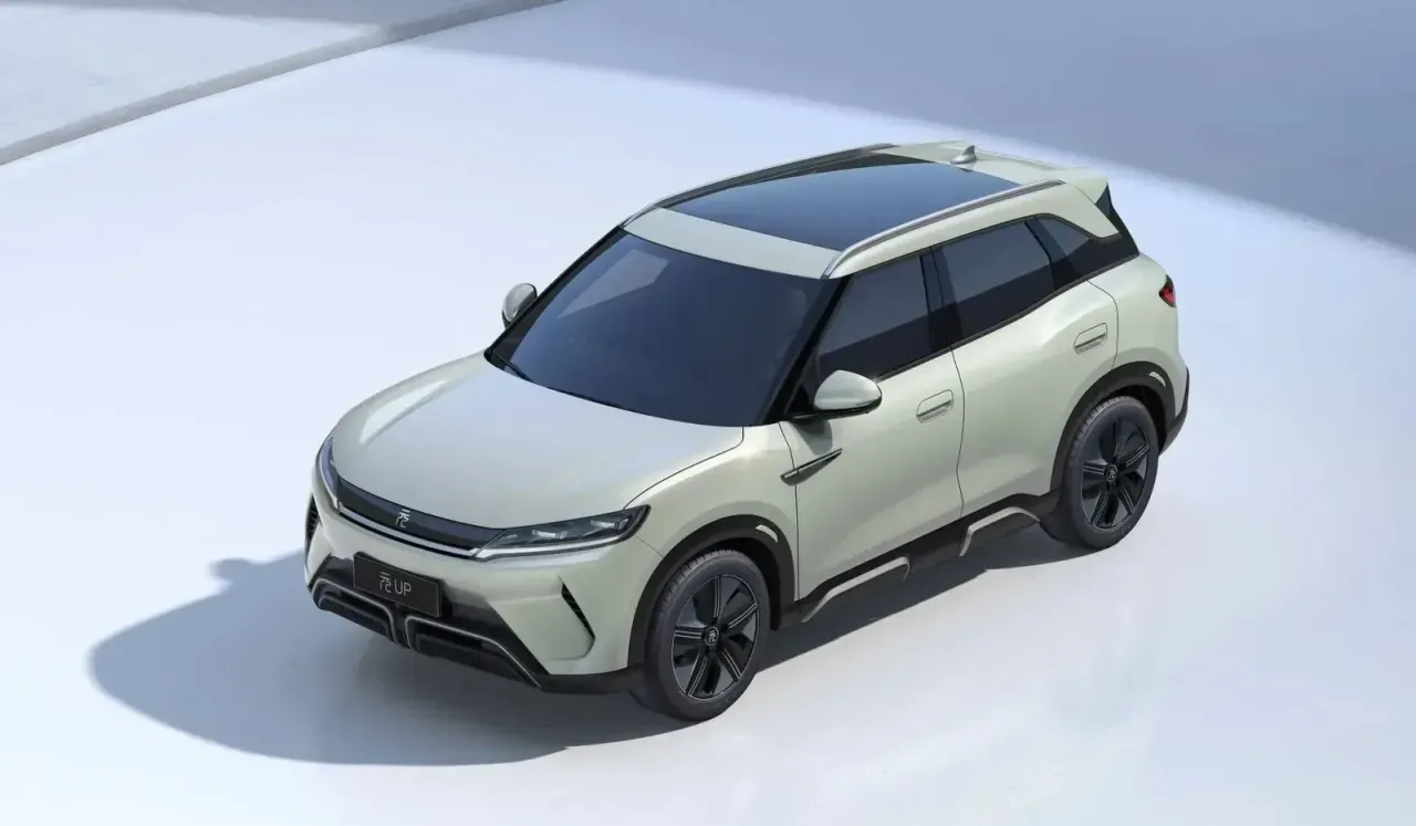 Türkiye otomotivinde elektrikli rekor: Pazar 1,35 milyon adede koşuyor