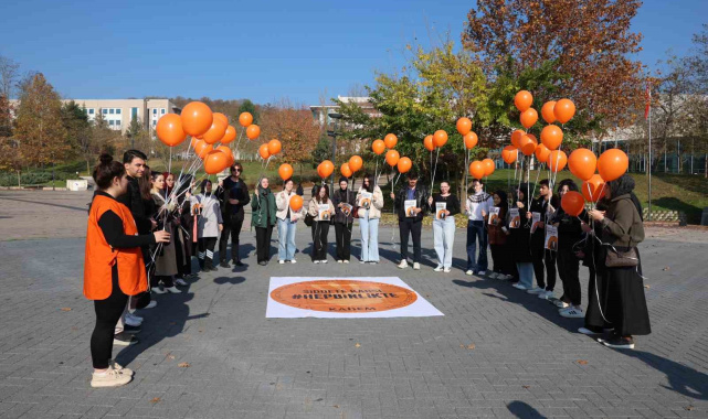 Turuncu balonlar gökyüzüne bırakıldı
