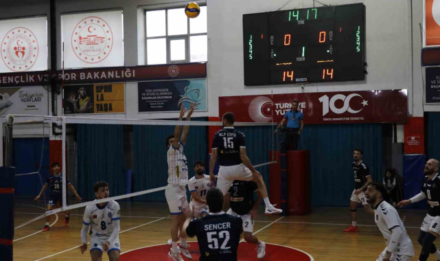 TVF Erkekler 1. Ligi: Düzce Belediyesi Spor Akademisi: 2 - Arkas Spor Kulübü: 3