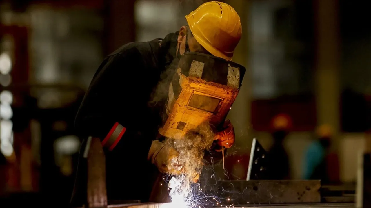 Ücretli çalışan sayısı ağustosta yıllık bazda yüzde 1,2 artarak 16 milyon 89 bin 450 oldu