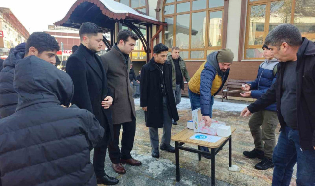 Ülkü Ocakları'ndan şehitler anısına lokum ikramı