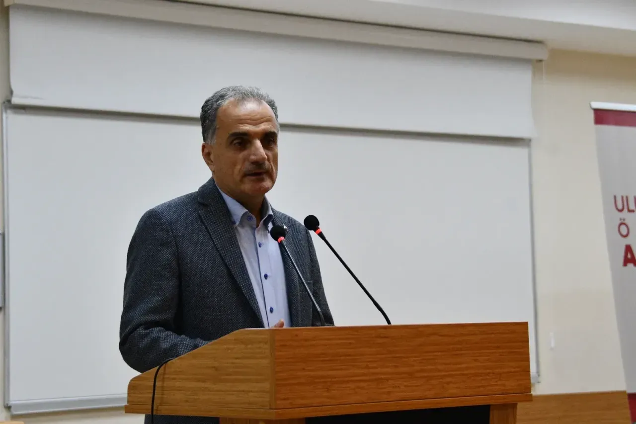 Uluslararası Öğrenci Akademisi Sakarya Programı açılış dersi yapıldı