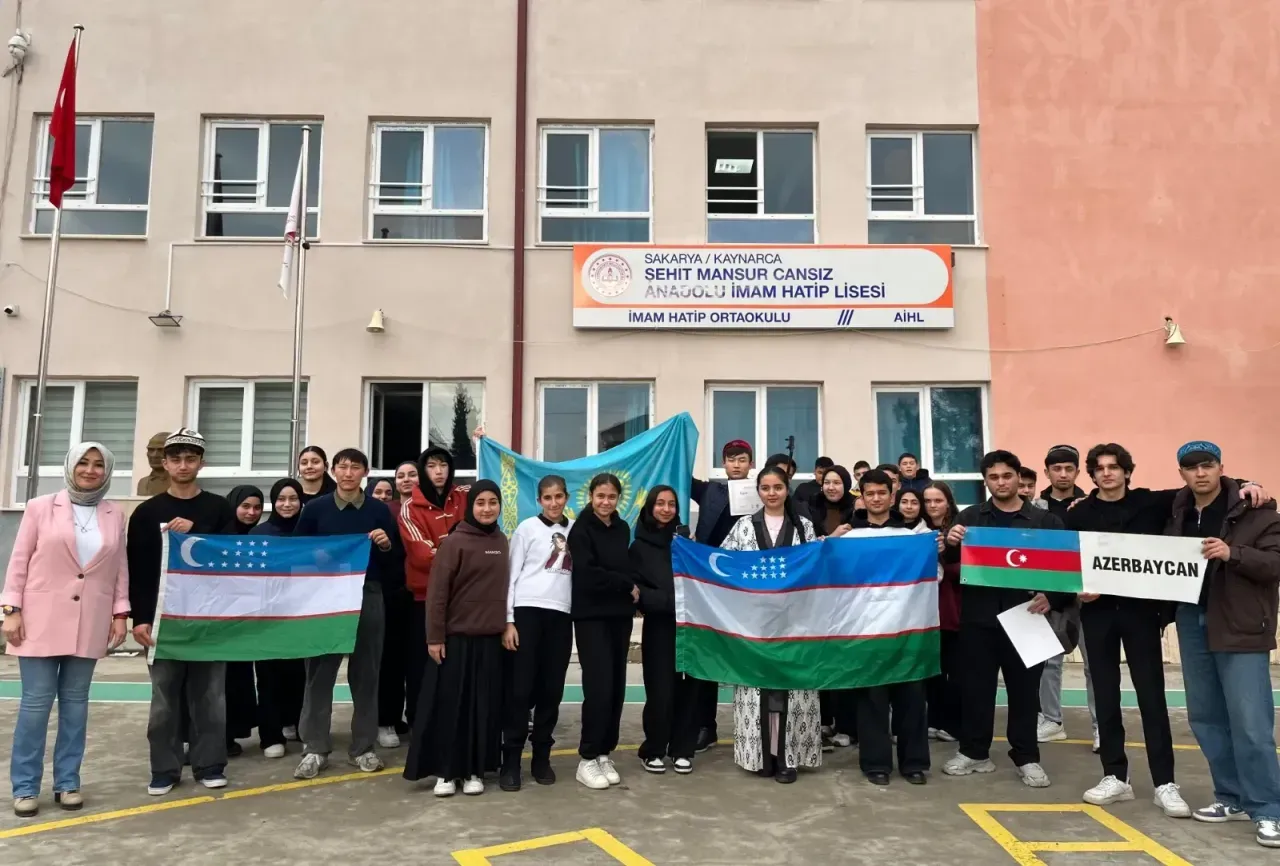 Uluslararası öğrenciler İmam Hatip'te kültürlerini tanıttı