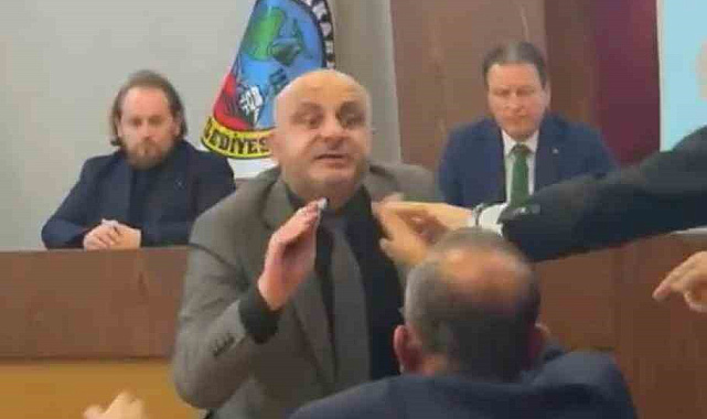 Üniversitelilerin izlediği meclis toplantısında arbede: Başkan Çelik'ten 'Siz kimsiniz' tepkisi