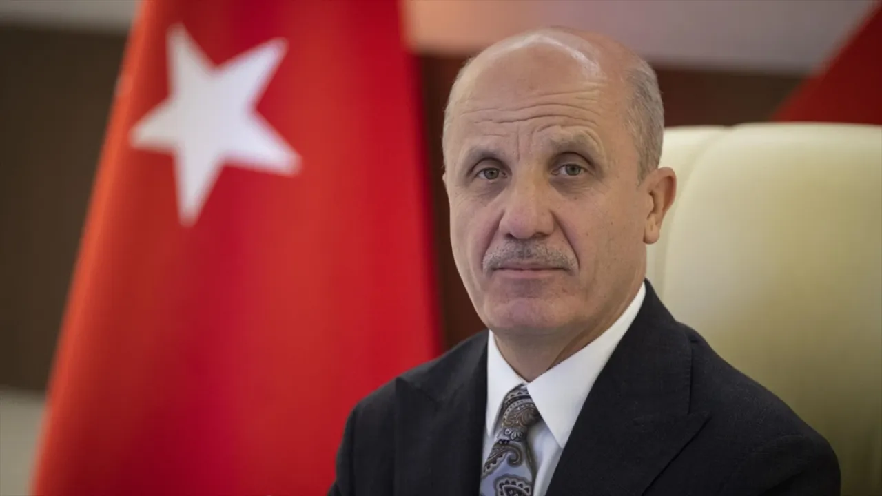 Üniversitenin 3 yılda bitirilebilmesine ilişkin uygulama gelecek yıl hayata geçirilecek