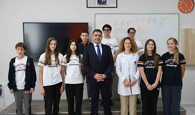 Vali Aslan öğrencilerle okullarda buluşuyor