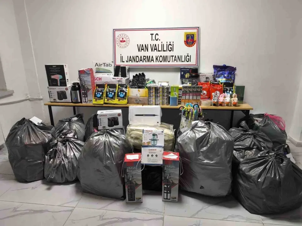 Van’da gümrük kaçağı malzeme ele geçirildi