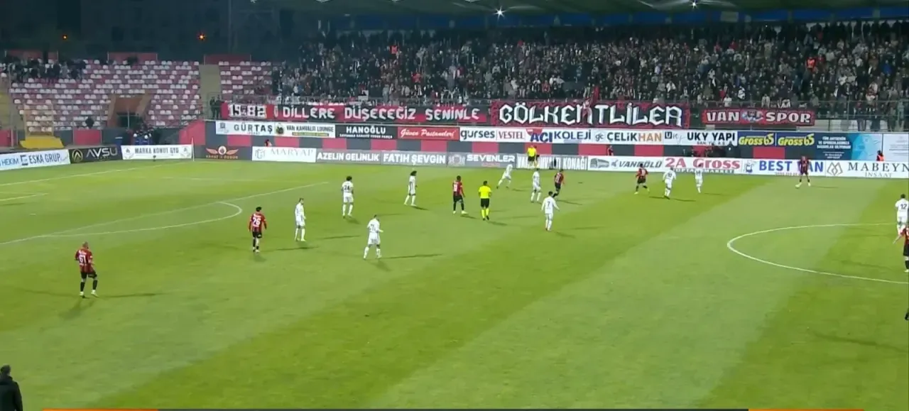 Van'da ilk 18 dakikada 8 ofsayt!