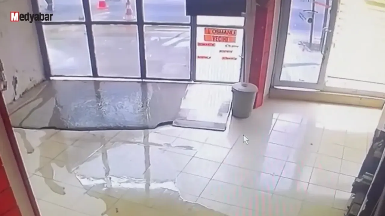 Yağmur yağmadı ama dükkanını su bastı... "Az öteye tutsan olmaz mıydı?" diye sitem etti