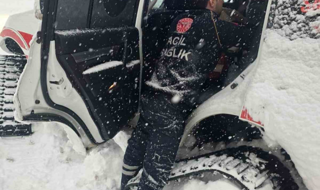 Yoğun kar yağışında sağlık hizmetleri durmadı